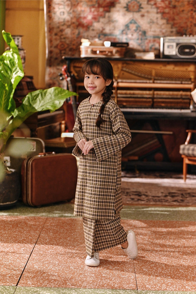 The Akar Kita Folded Skirt - Evergreen Grid