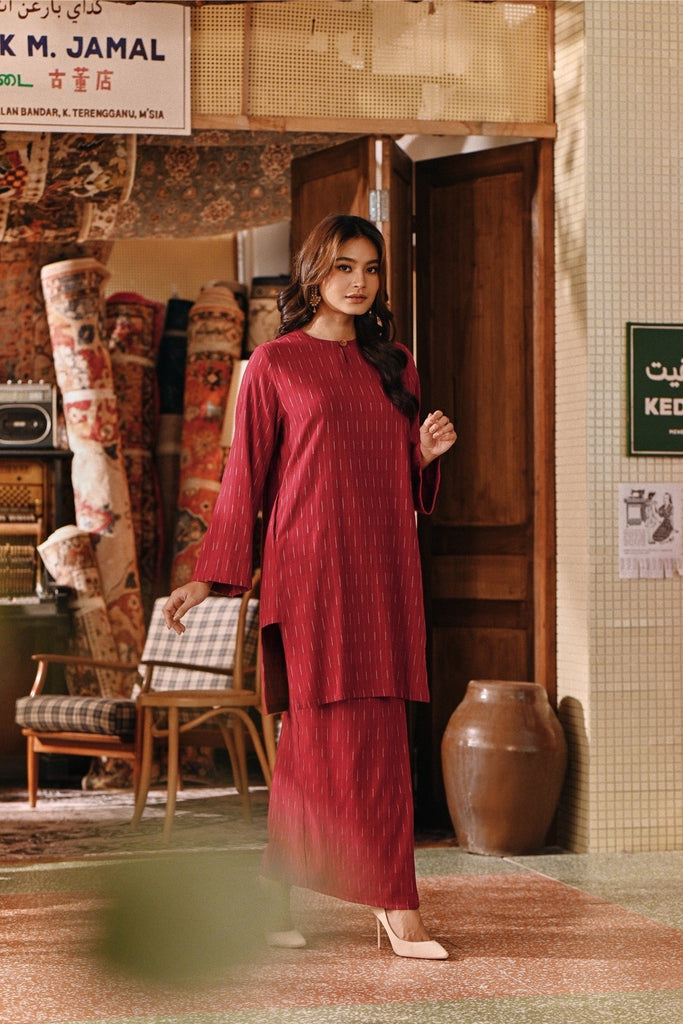 The Akar Kita Women Folded Skirt - Ruby Harvest
