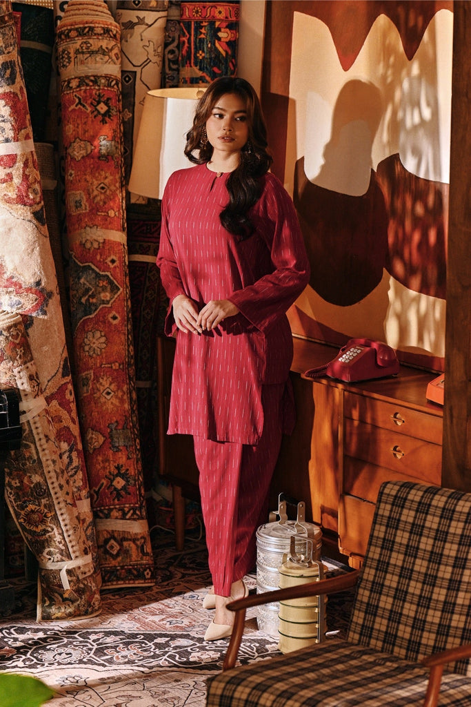 The Akar Kita Women Kurung Riau Top - Ruby Harvest