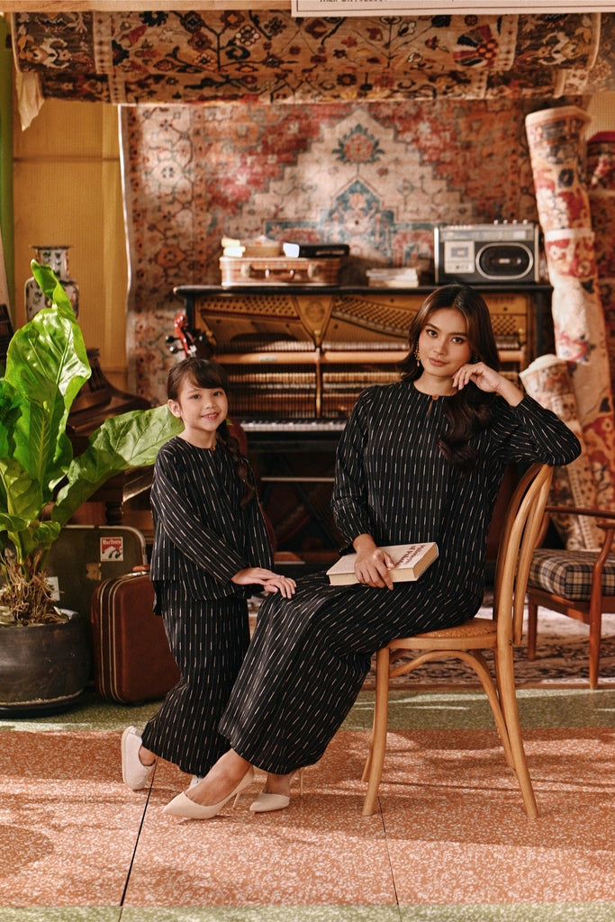 The Akar Kita Folded Skirt - Black Harvest