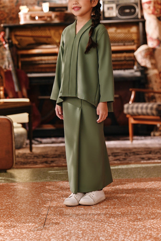 The Akar Kita Folded Skirt - Sage Green