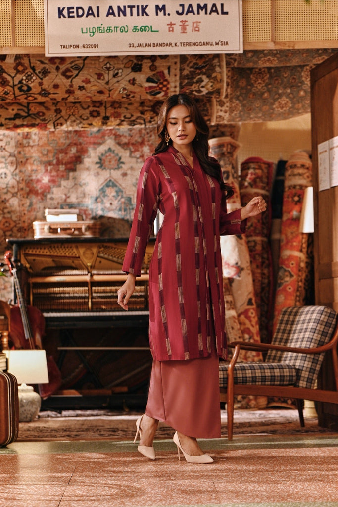 The Akar Kita Women Folded Skirt - Dark Mauve