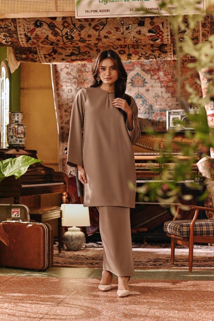 The Akar Kita Women Folded Skirt - Silver Mink