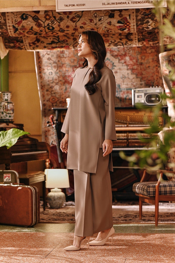 The Akar Kita Women Folded Skirt - Silver Mink
