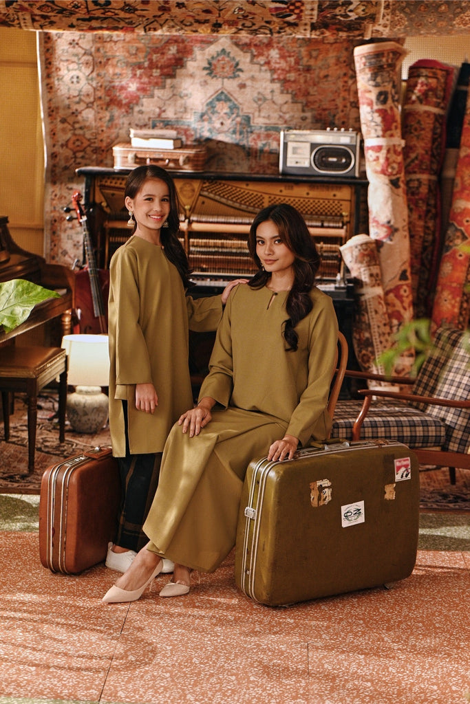 The Akar Kita Women Folded Skirt - Butter Olive
