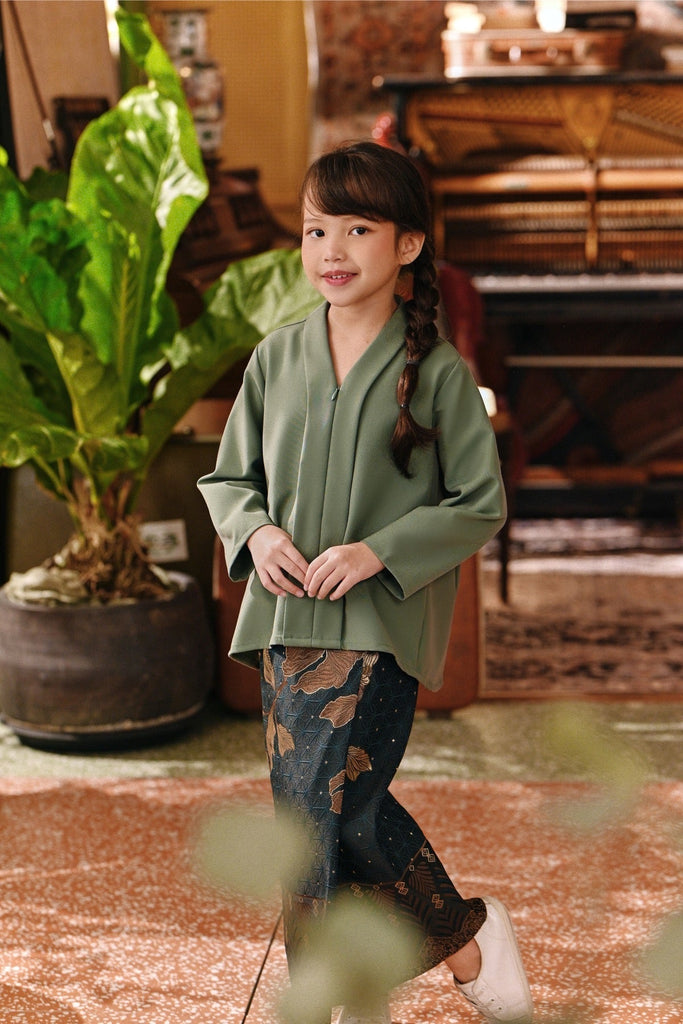 The Akar Kita Kebaya Top - Sage Green