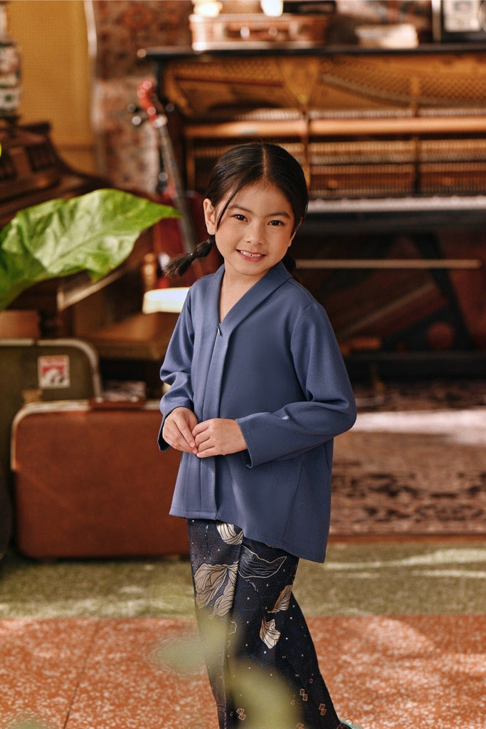 The Akar Kita Kebaya Top - England Blue