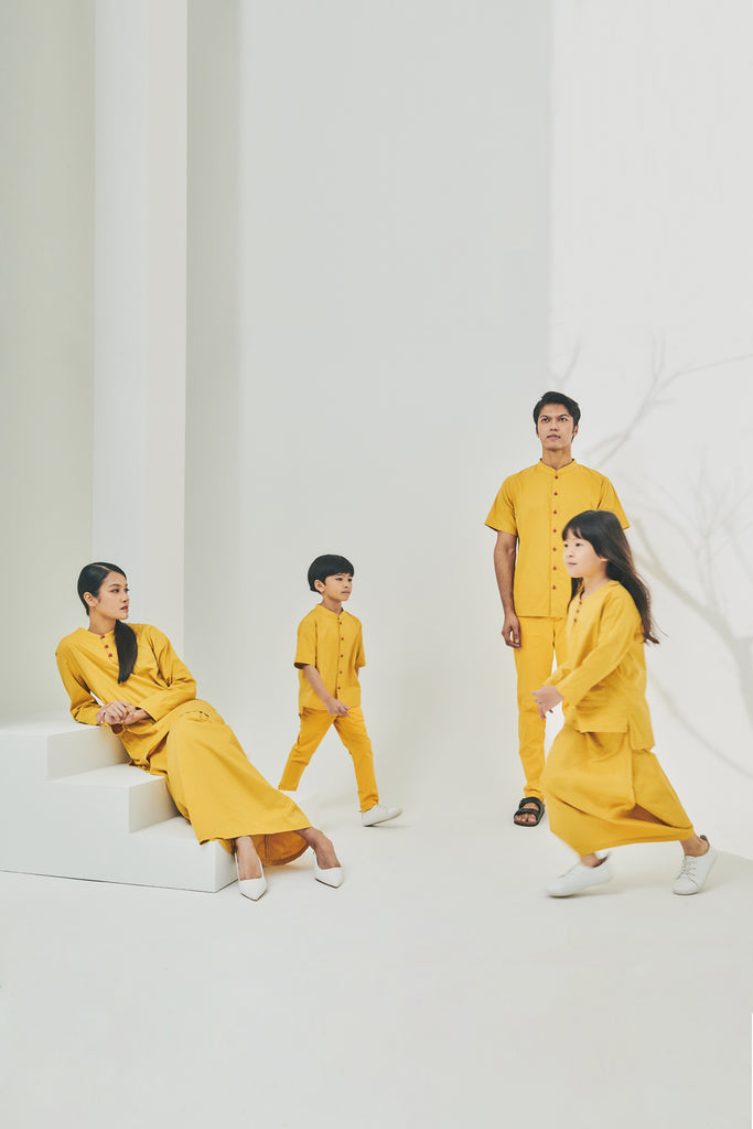 Warna Mustard Pakaian Keluarga