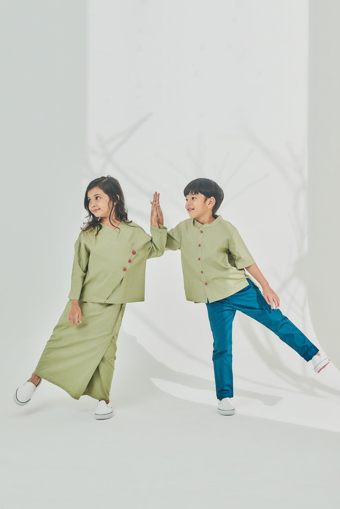 Koleksi Timur Pakaian Adik-Beradik