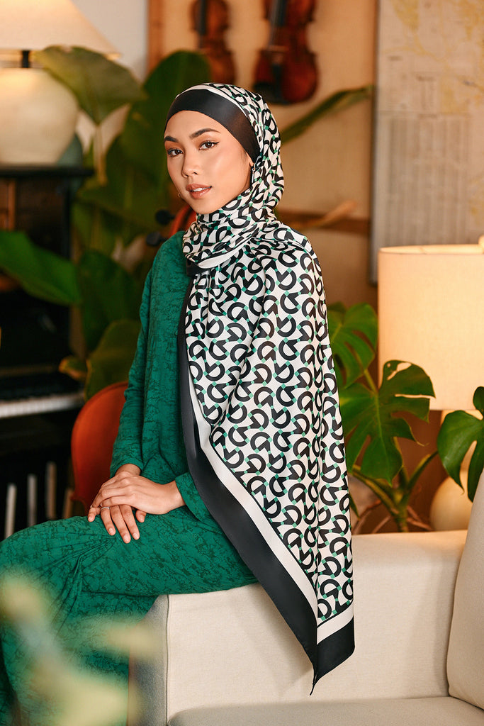 The Glow Women Shawl - Iconic