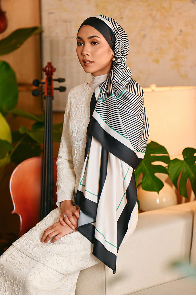 The Glow Women Shawl - Queen Stripe
