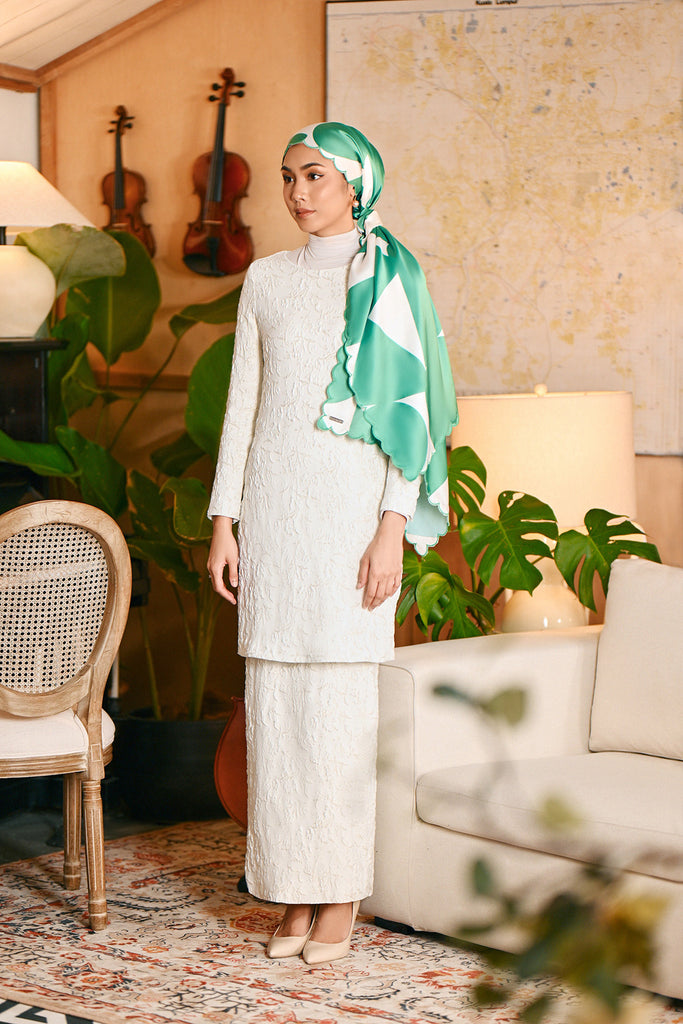 The Glow Women Broderie Shawl - Green Geo