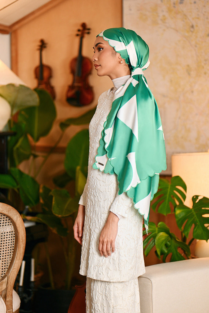The Glow Women Broderie Shawl - Green Geo
