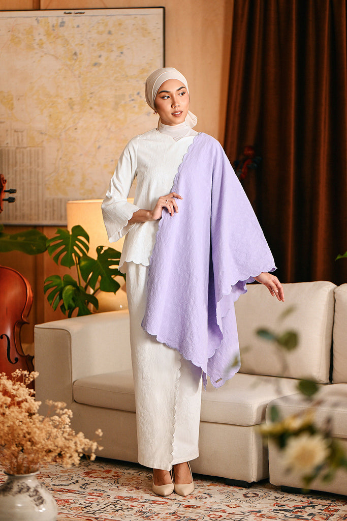 The Glow Women Broderie Shawl - Lilac Jacquard