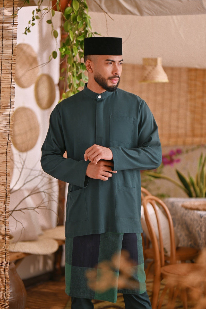 The Hening Men Baju Melayu Top - Emerald Green