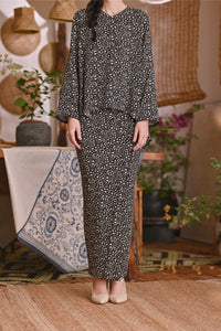 The Hening Women Folded Skirt - Black Safari