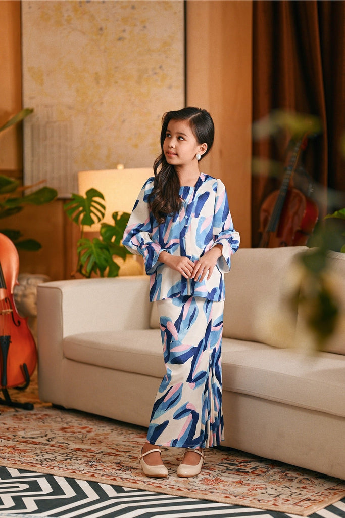 The Glow Chic Kebaya Set - Dreamers