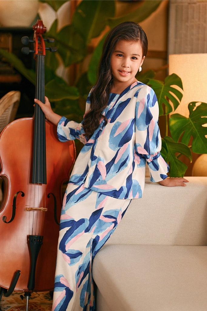 The Glow Chic Kebaya Set - Dreamers