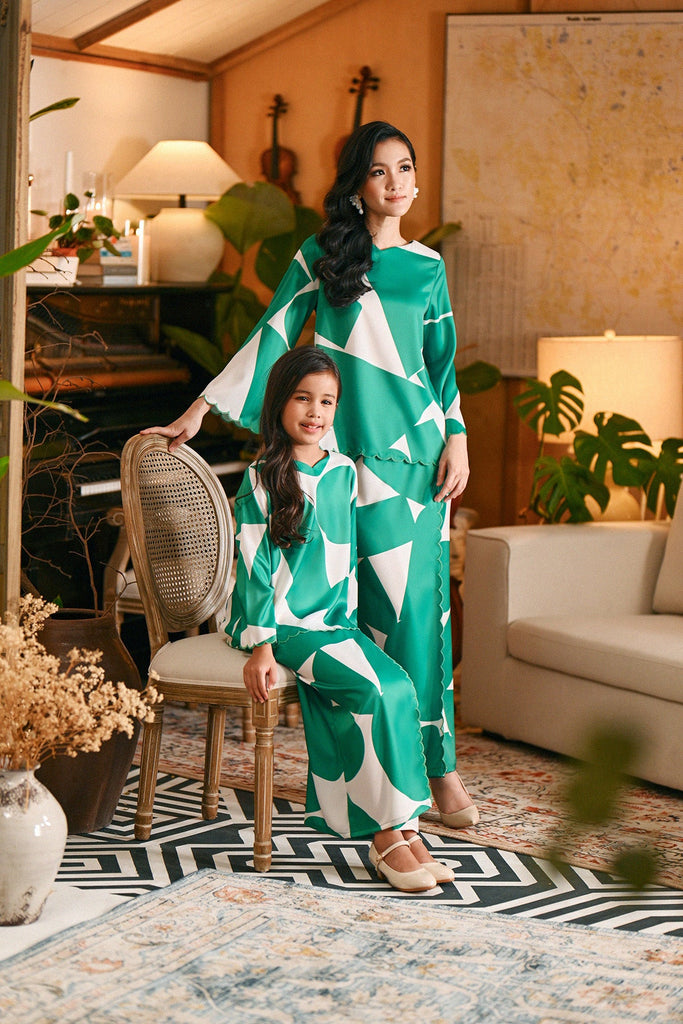 The Glow Demure Kurung Set - Green Geo