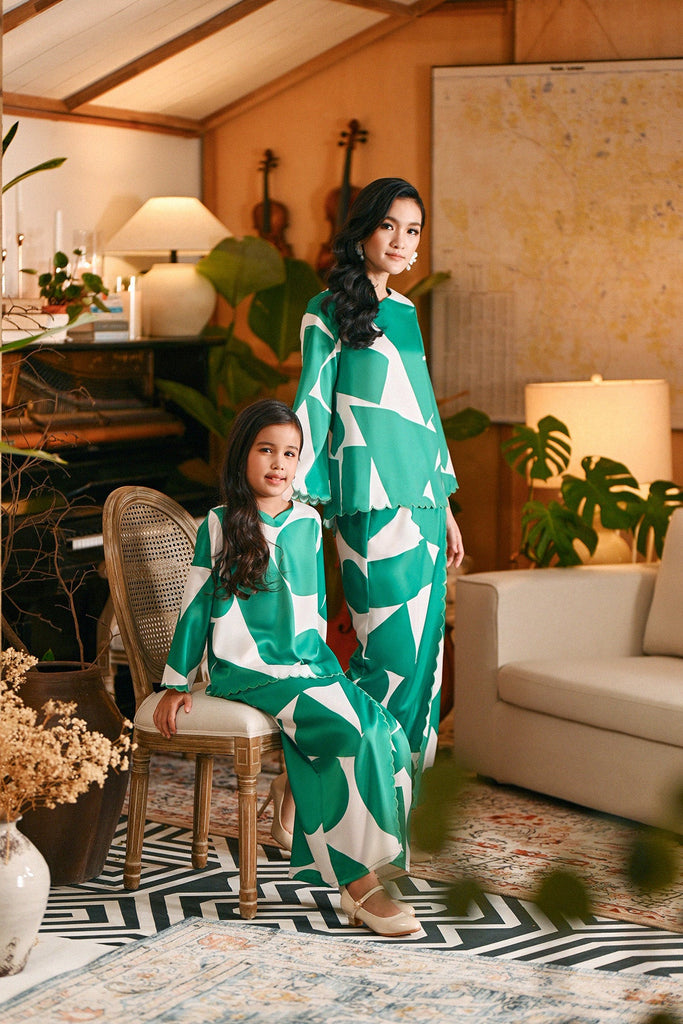 The Glow Demure Kurung Set - Green Geo