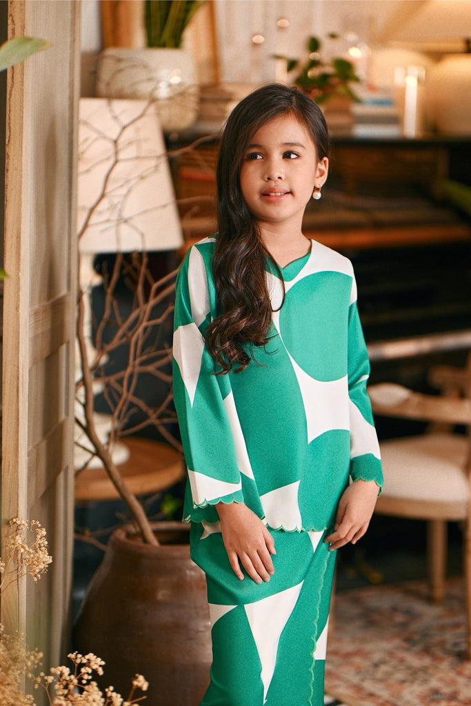 The Glow Demure Kurung Set - Green Geo