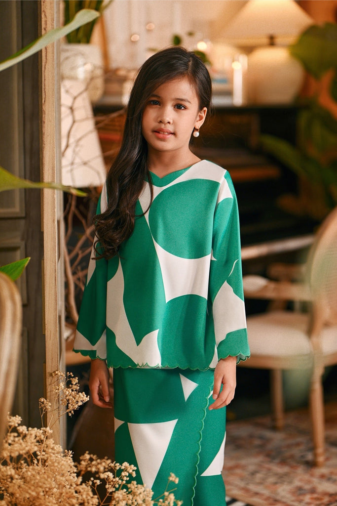 The Glow Demure Kurung Set - Green Geo