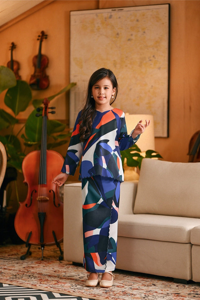 The Glow Demure Kurung Set - Greatest