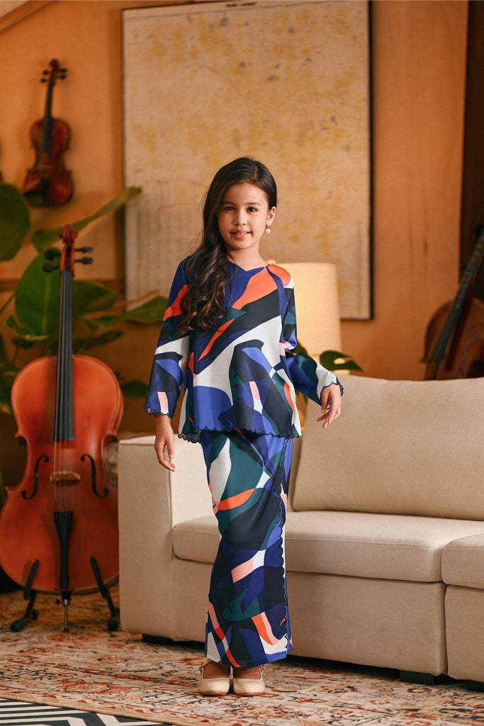 The Glow Demure Kurung Set - Greatest