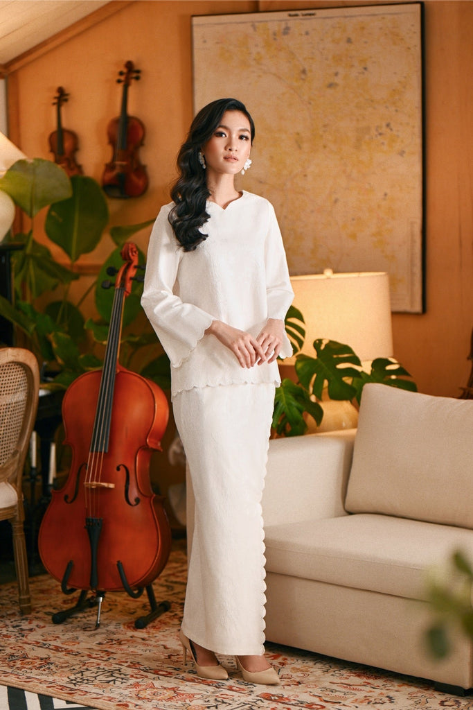 The Glow Women Demure Kurung Set - White Jacquard