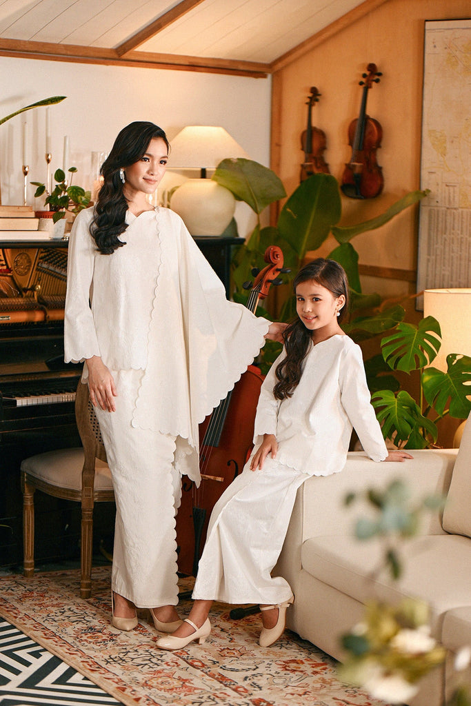The Glow Demure Kurung Set - White Jacquard