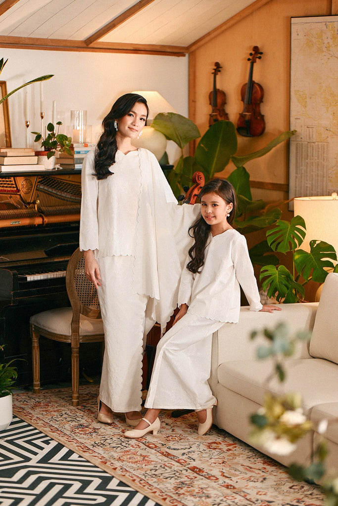 The Glow Demure Kurung Set - White Jacquard