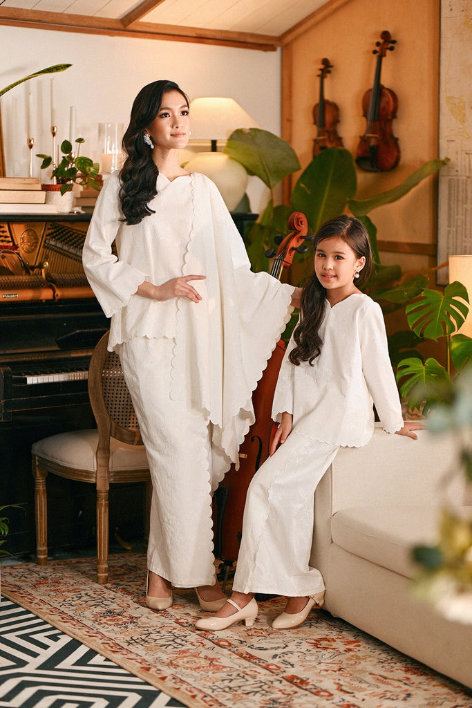 The Glow Demure Kurung Set - White Jacquard
