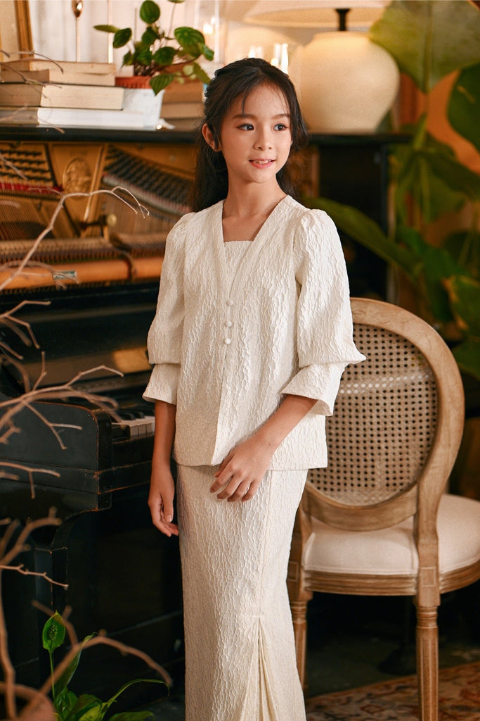 The Glow Chic Kebaya Set - White Jacquard