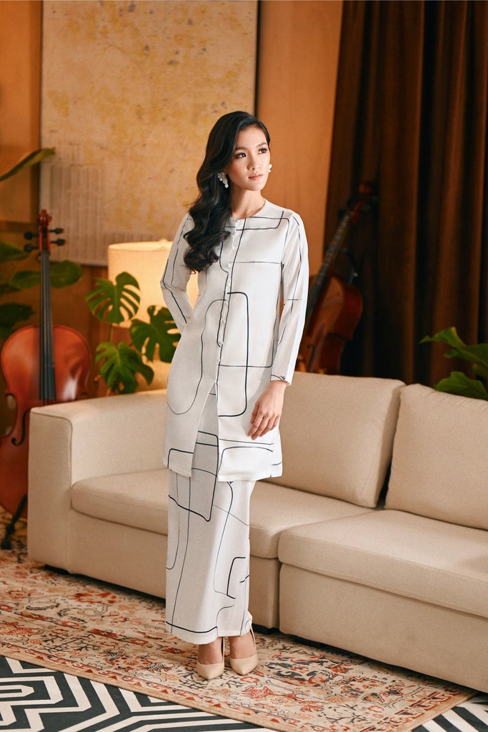 The Glow Women Elite Kurung Set - Dancers