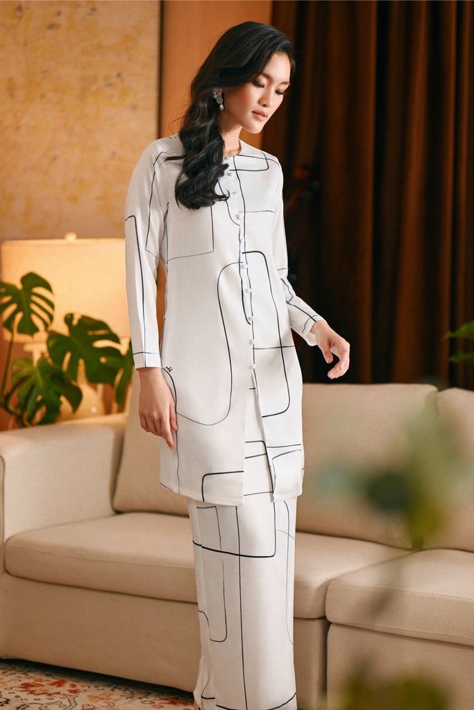 The Glow Women Elite Kurung Set - Dancers