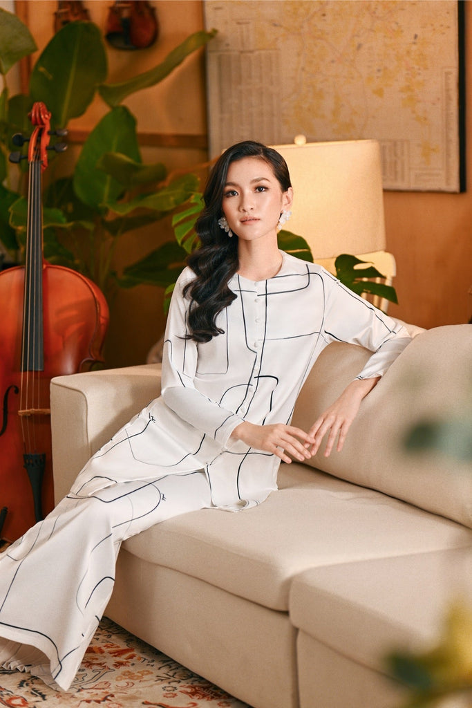The Glow Women Elite Kurung Set - Dancers