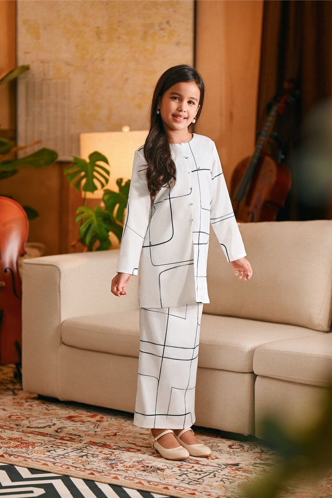 The Glow Elite Kurung Set - Dancers
