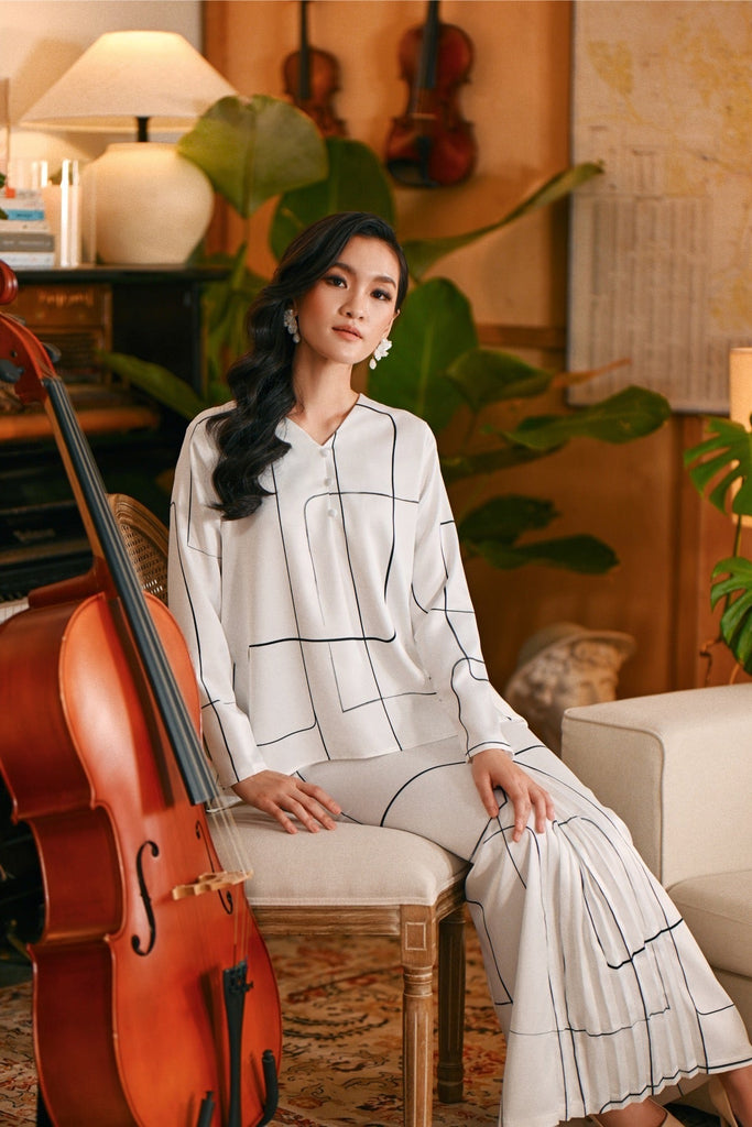 The Glow Women Grace Kurung Set - Dancers