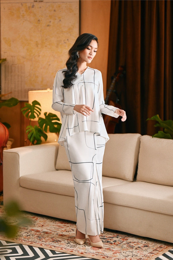 The Glow Women Grace Kurung Set - Dancers