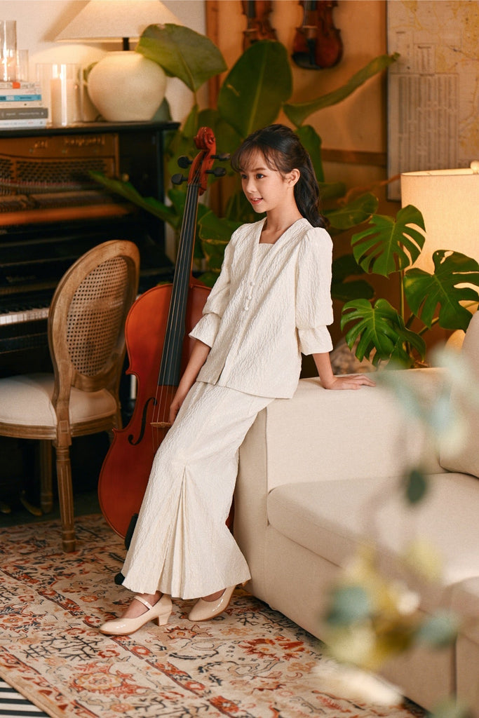 The Glow Chic Kebaya Set - White Jacquard