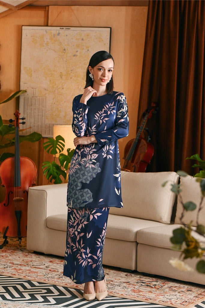 The Glow Women Chic Kurung Set - Shine