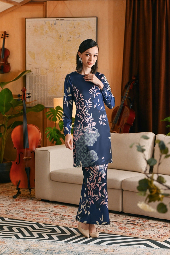 The Glow Women Chic Kurung Set - Shine