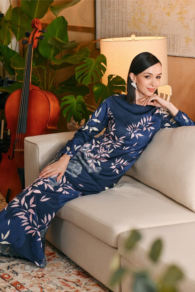 The Glow Women Chic Kurung Set - Shine