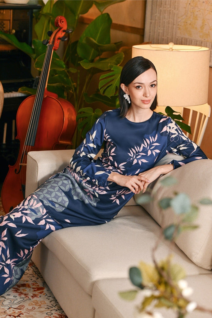 The Glow Women Chic Kurung Set - Shine