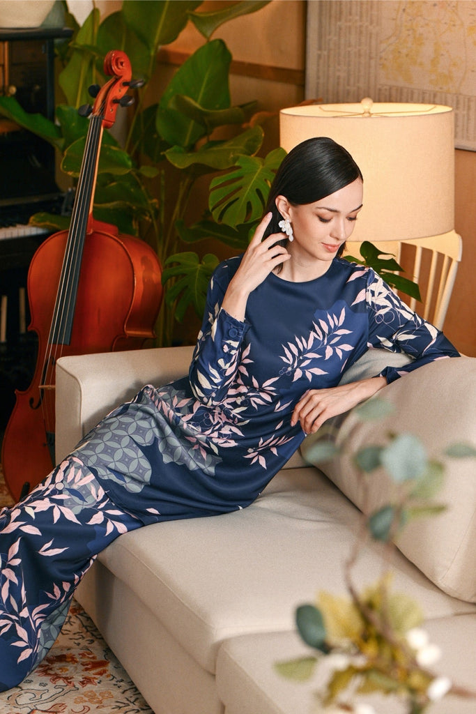 The Glow Women Chic Kurung Set - Shine