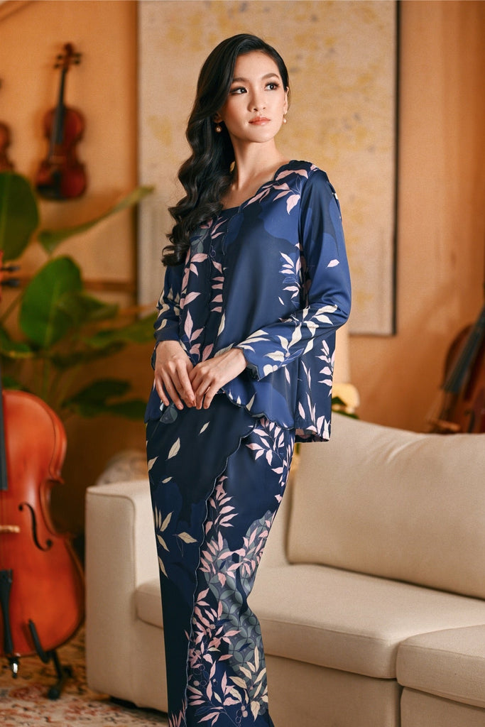 The Glow Women Broderie Kebaya Set - Shine