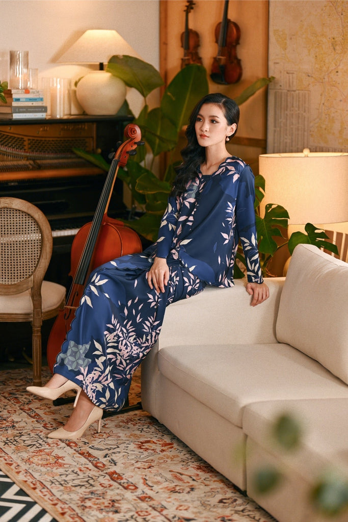 The Glow Women Broderie Kebaya Set - Shine