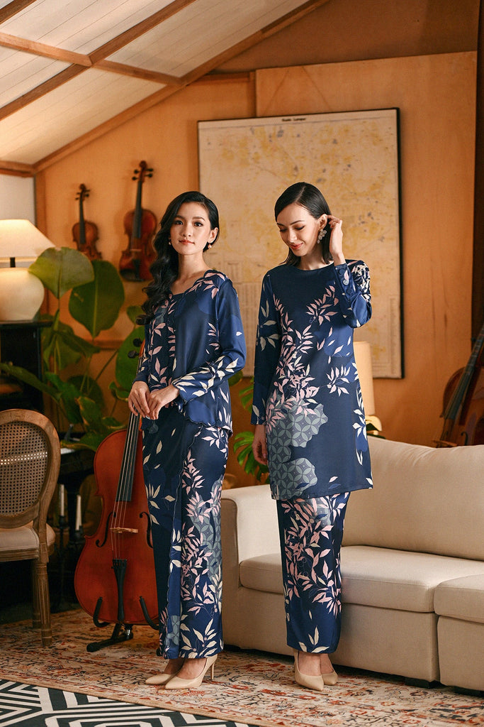 The Glow Women Chic Kurung Set - Shine