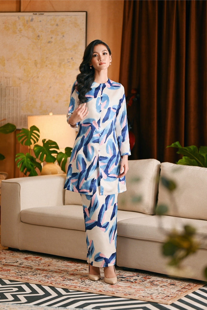 The Glow Women Elite Kurung Set - Dreamers