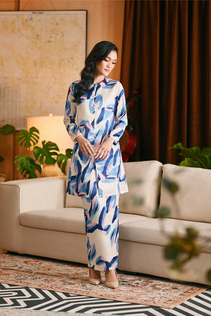 The Glow Women Elite Kurung Set - Dreamers